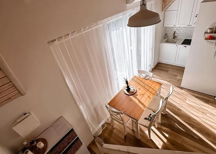 شقة Ciki Puki Buto Nuoma Su Sildomu Lauko Baseinu Kunigiskese *