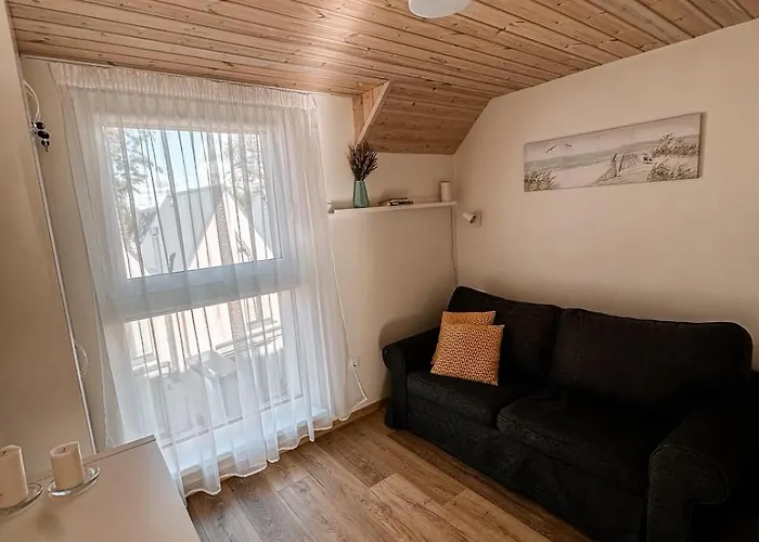 Ciki Puki Buto Nuoma Su Sildomu Lauko Baseinu Kunigiskese * بالانغا